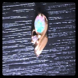 10k YELLOW GOLD Marquise OPAL & DIAMOND Pendant